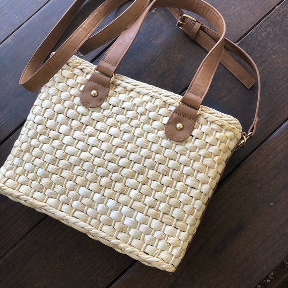THE STRAW STUDIO CROSSBODY  BAG IS A TREND - Picture 3 of 4